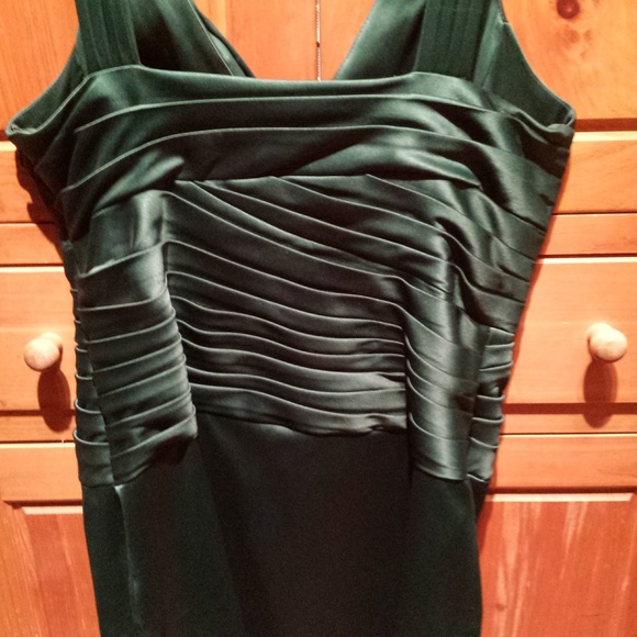 Cache Emerald Green Fitted Cocktail Dress - Picture 3 of 3